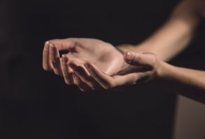 2 hands, open palm up