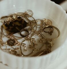 Pot with gold jewellery