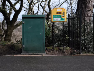 Defibrillator